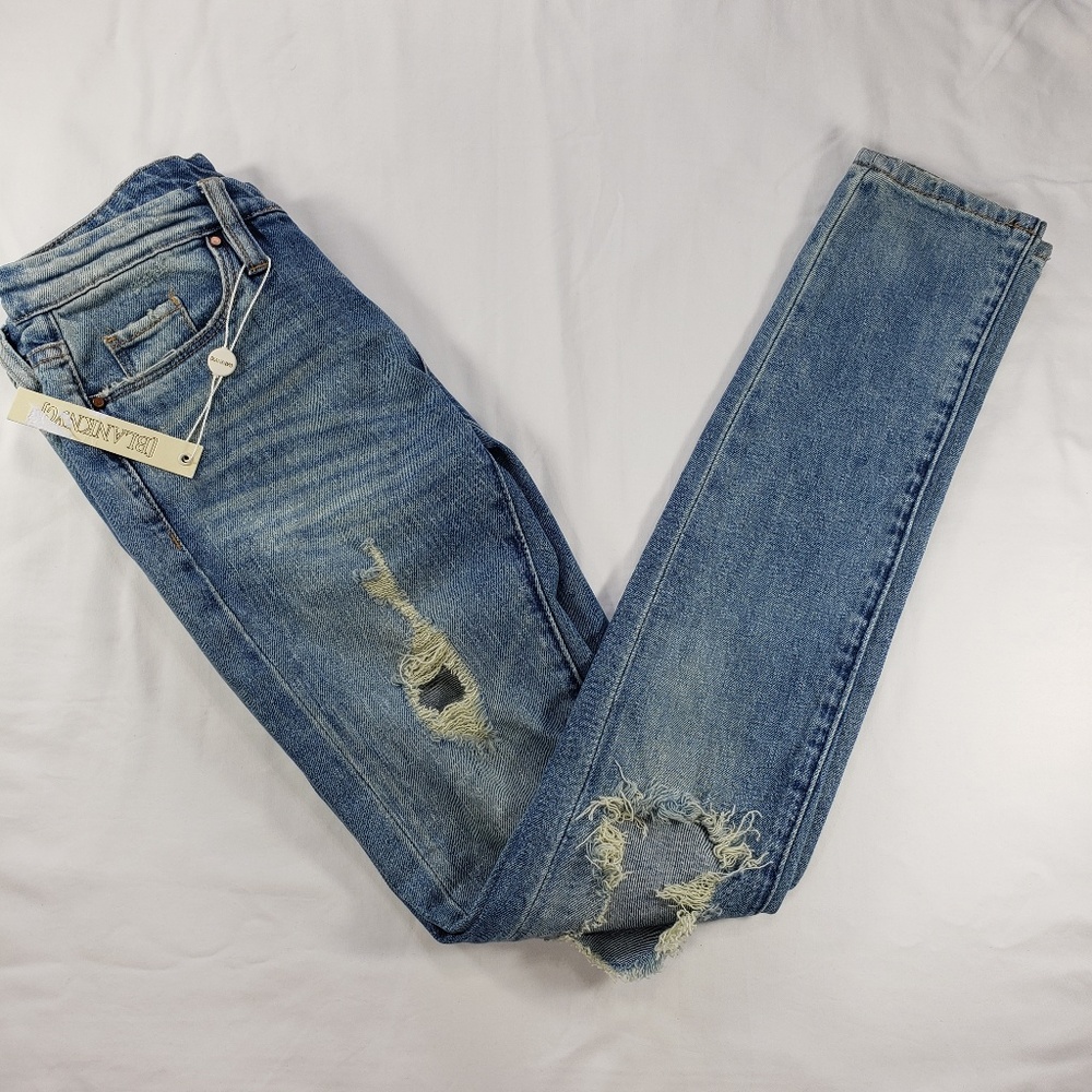 Blank NYC Destructed Skinny Classique NWT